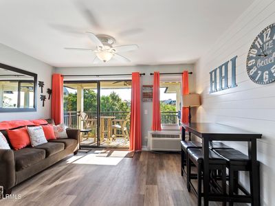 23 S Forest Beach Dr APT 304, Hilton Head Island, SC, 29928