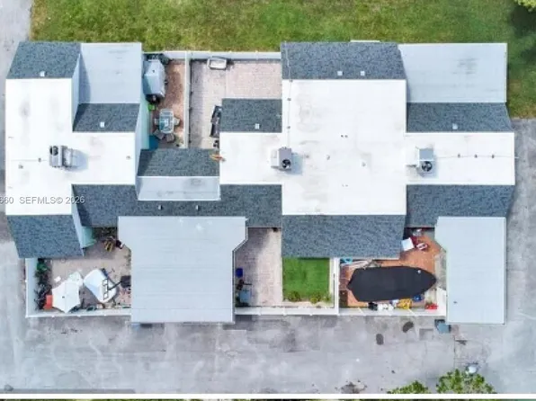 9234 SW 5th St APT B, Boca Raton, FL 33428