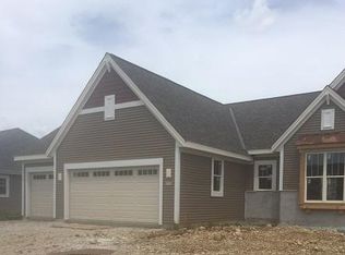 3526 Howell Oaks Dr, Waukesha, WI 53188