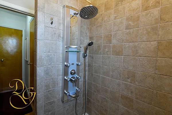 Sold by Dorsa Group | media 19