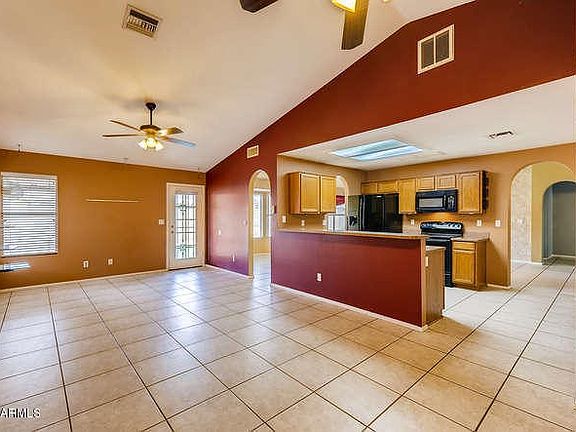 8448 W Sanna Peoria AZ 85345-small-007-2