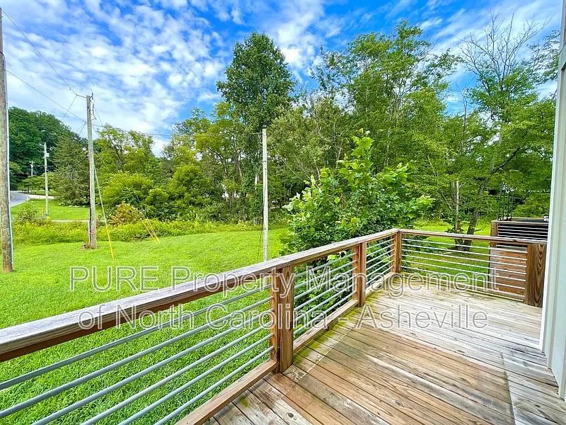 3 bed, 3.0 bath, 1218 sqft, $1,895 — Photo 3