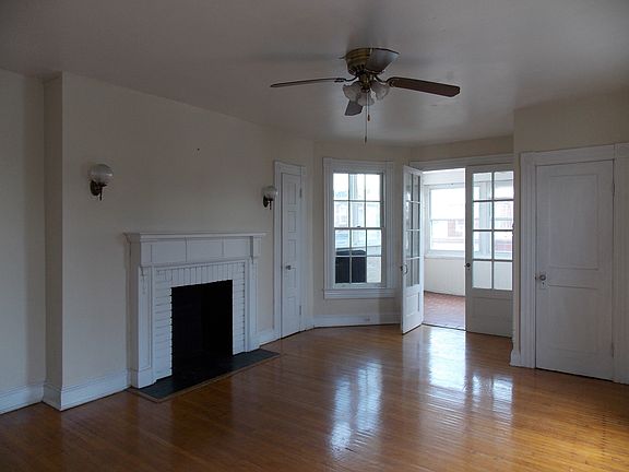 2nd image of 2833 Saint Paul St APT 3