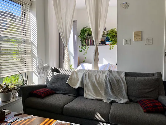 Rented by Compass | media 7