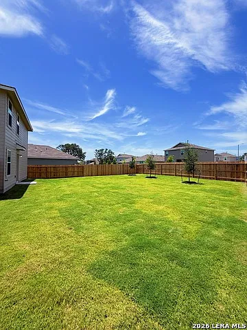 5 bed, 3.0 bath, 2008 sqft, $1,950 — Photo 4