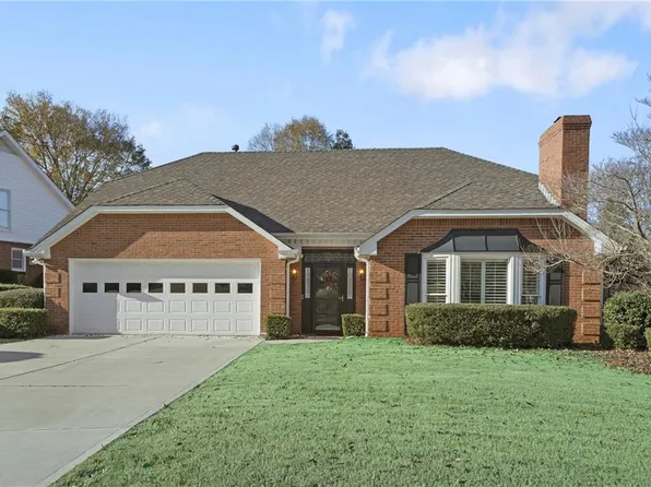 390 N Farm Dr, Alpharetta, GA 30004