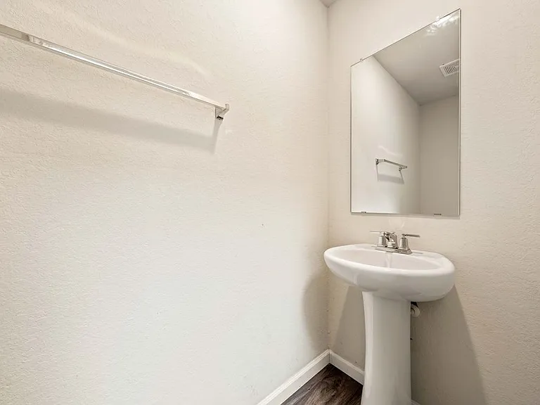 6231 Antares — Photo 6