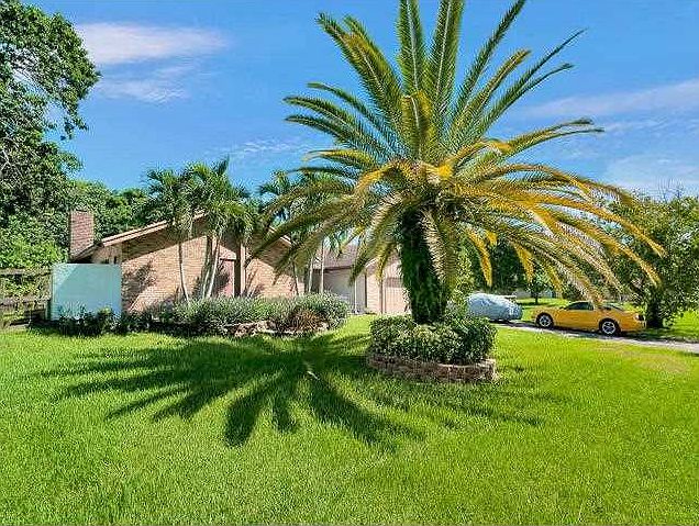 1st image of 11701 NW 18th St