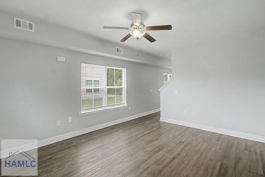 4 bed, 2.5 bath, 1776 sqft, $2,250 — Photo 3