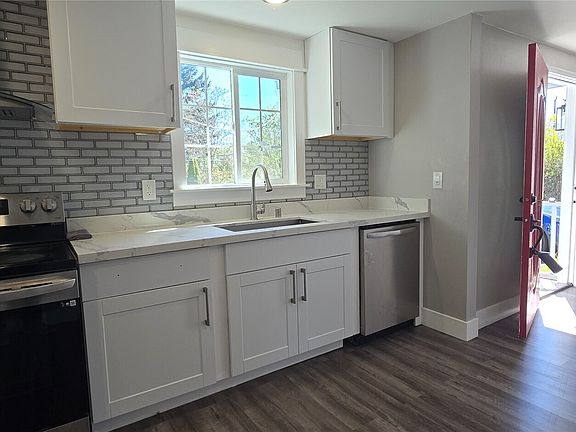 4th image of 12053 70 Avenue S