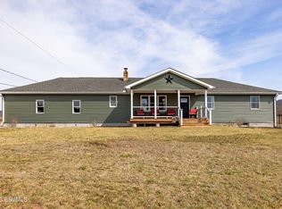 6 Mountain Shadow Ln, Bloomsburg, PA 17815