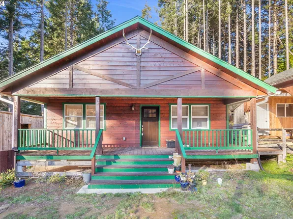 106 25th St, Port Orford, OR 97465