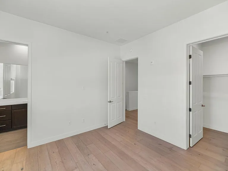4438 N 27th St #26 — Photo 17