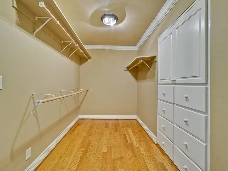 1150 Meredith Ave — Photo 50