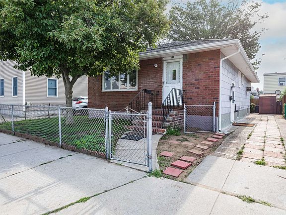 3rd image of 253 Evans Ave