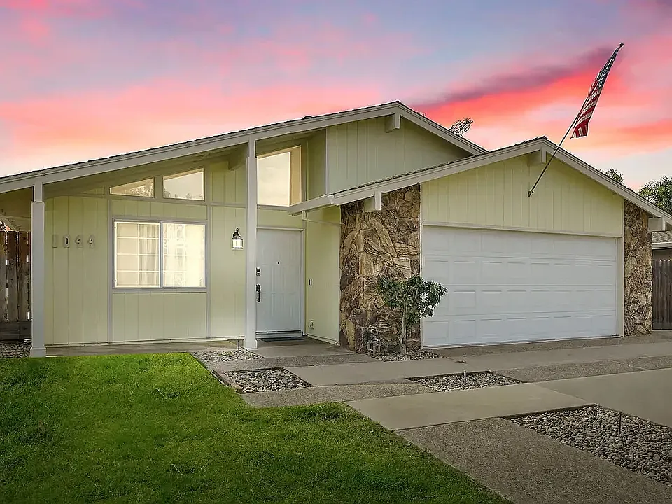 1044 E Edison St