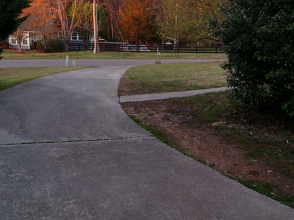 1st image of 3506 Fox Run Ln NE