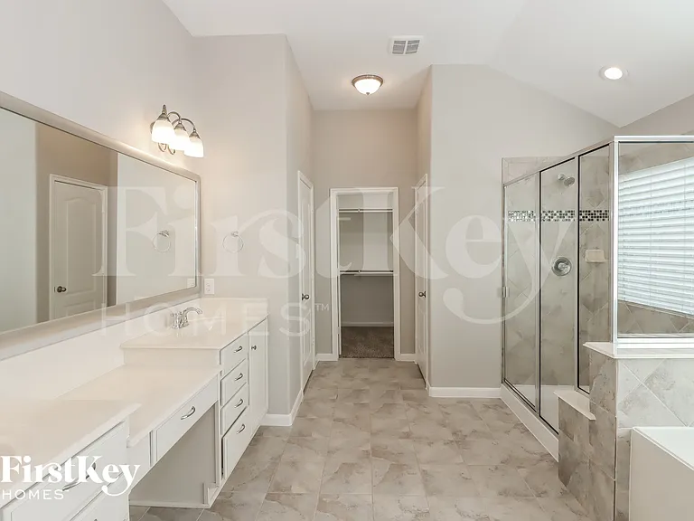 6011 Little Grove Dr — Photo 9