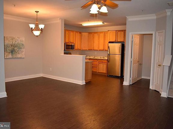 2nd image of 8614 Sycamore Glen Ln