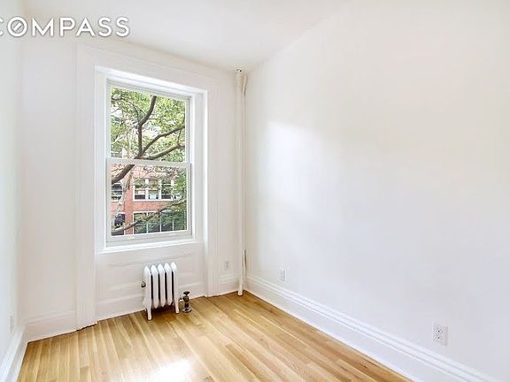 4th image of 314 Carlton Ave #2