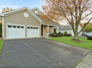 5 Goldensprings Dr, Lakewood, NJ 08701