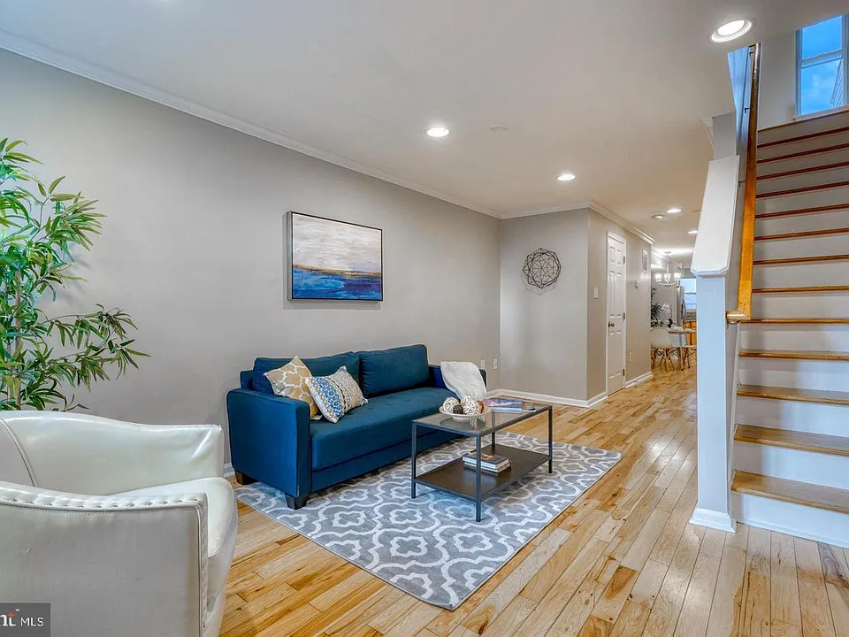 233 S Highland Ave