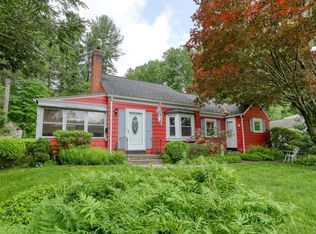 36 Forest Hills Rd, East Longmeadow, MA 01028