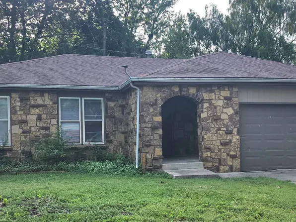 2542 S Regina Ave, Springfield, MO 65807