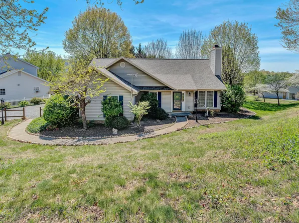 5610 Cortland Rd, Roanoke, VA 24019