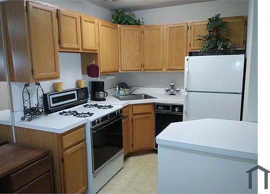 2nd image of 7429 Southwest Hwy #1