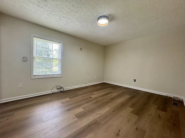 13413 Wisteria Dr — Photo 9