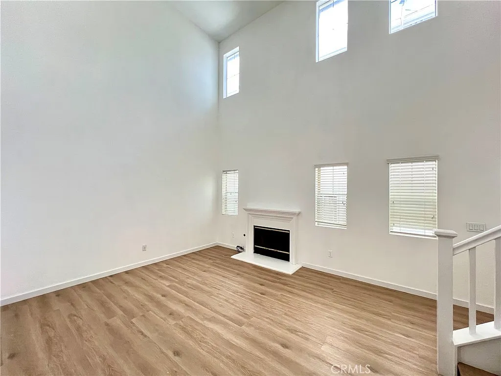 Building Photo - 12930 Canary Ct