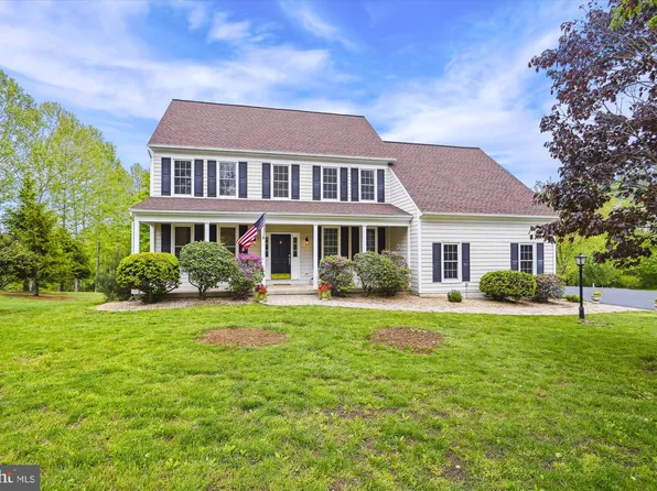 17900 Battle Peak Ct, Hamilton, VA 20158