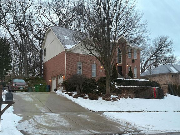3rd image of 15422 Sharon Dr