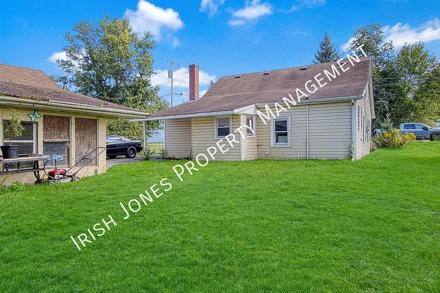 3 bed, 1379 sqft, $1,550 — Photo 3