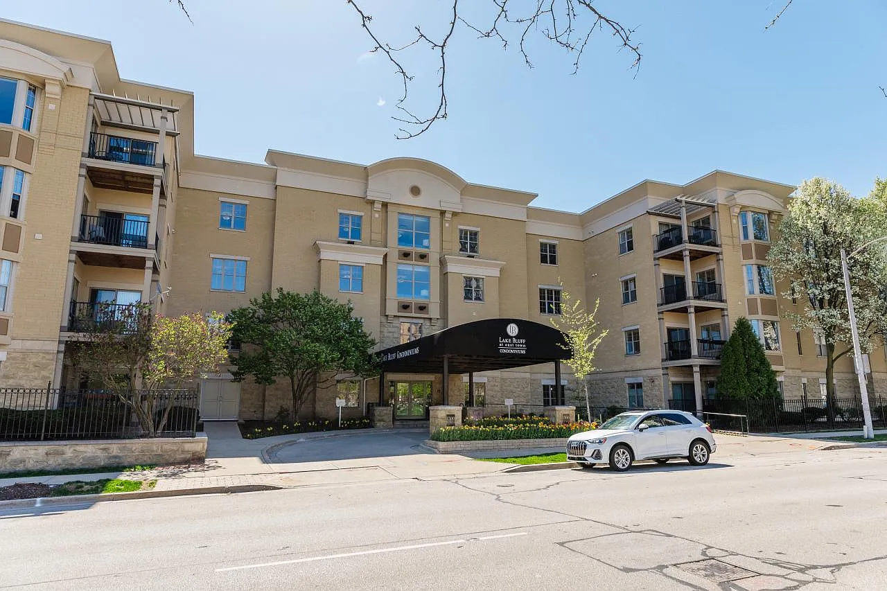 1300 North Prospect AVENUE #201 photo 1