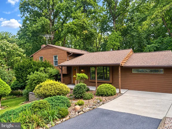 9895 Foxhill Ct, Ellicott City, MD 21042