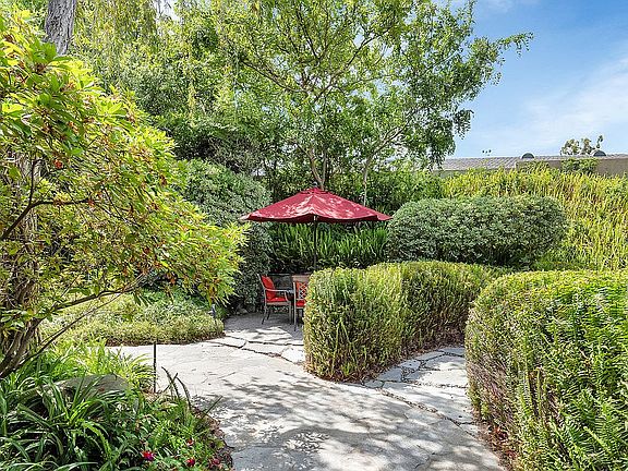 3rd image of 10371 Mira Vista Dr