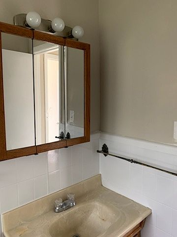 2nd image of 1011 Appleblossom Ln