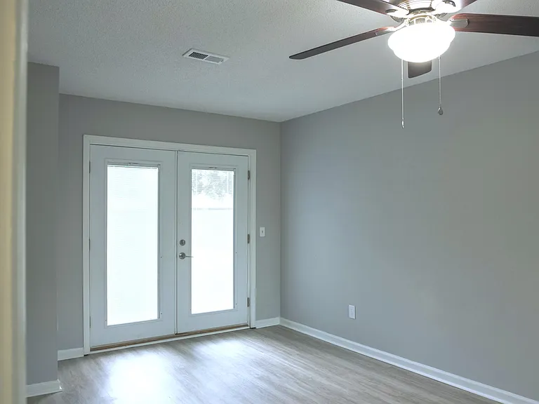 607 Scott St — Photo 11