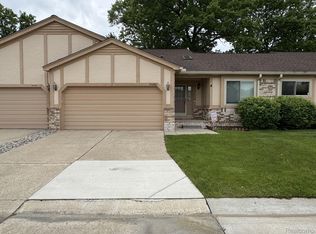42201 Hidden Brook Dr #68, Clinton Township, MI