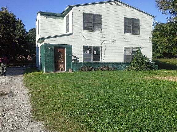 2nd image of 1212 Hunter Dr