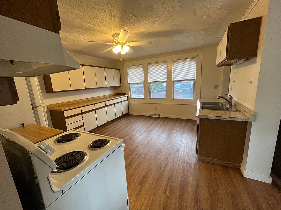 Spacious Kitchen