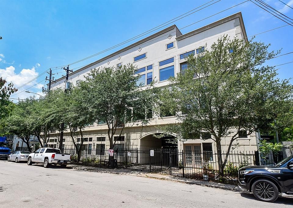 1st image of 4402 Lillian St Unit 8