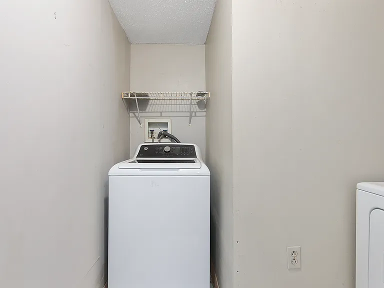 7115 Robin Ln — Photo 22