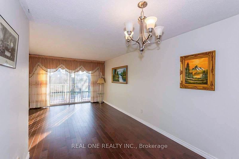 Toronto House for rent - 3 Bedrooms — photo 3