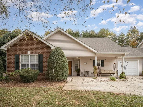 105 Oak Village Pkwy, Mooresville, NC 28117