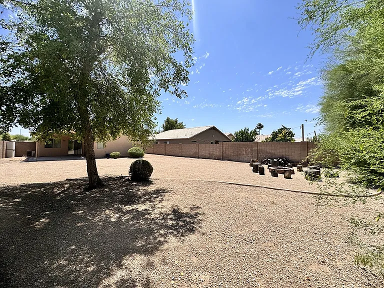 9138 W Ross Ave — Photo 32
