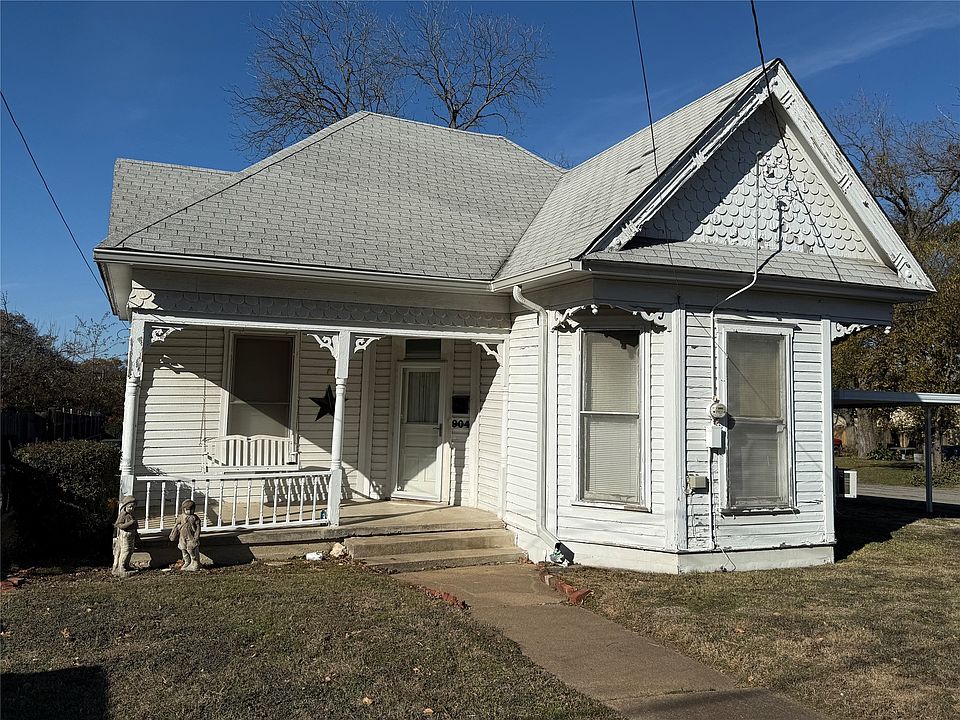 1st image of 904 W 1st Ave
