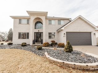 18034 Donatus Dr, Lansing, IL 60438
